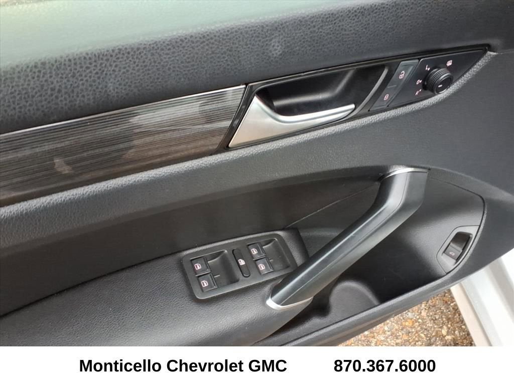 2020 Volkswagen Passat 2.0T R-Line