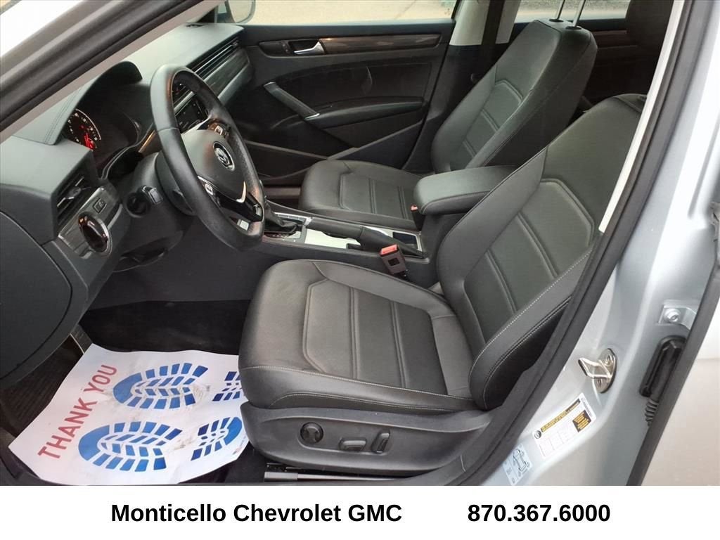 2020 Volkswagen Passat 2.0T R-Line