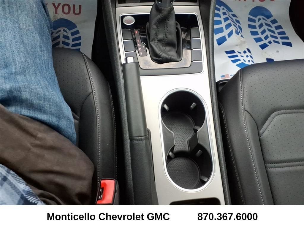 2020 Volkswagen Passat 2.0T R-Line