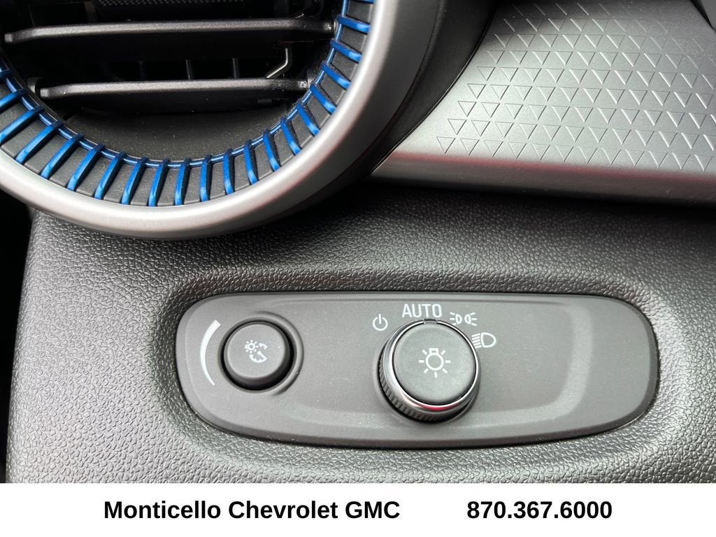 2025 Chevrolet Trax LS