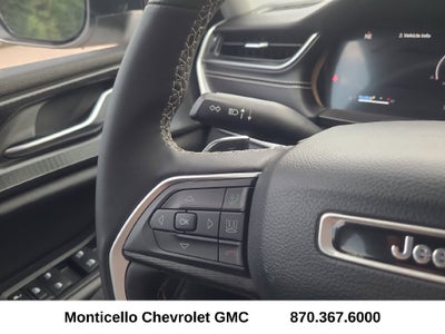 2023 Jeep Grand Cherokee Laredo 4x4
