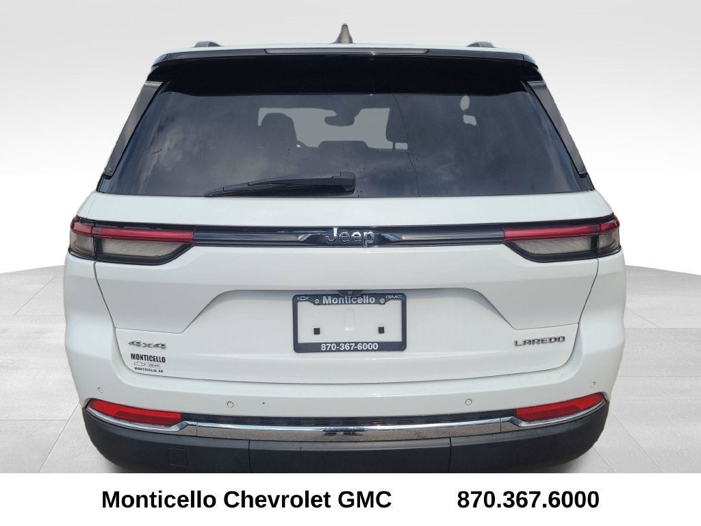 2023 Jeep Grand Cherokee Laredo 4x4