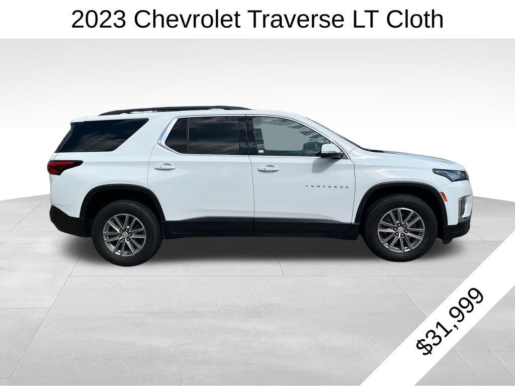 2023 Chevrolet Traverse LT Cloth