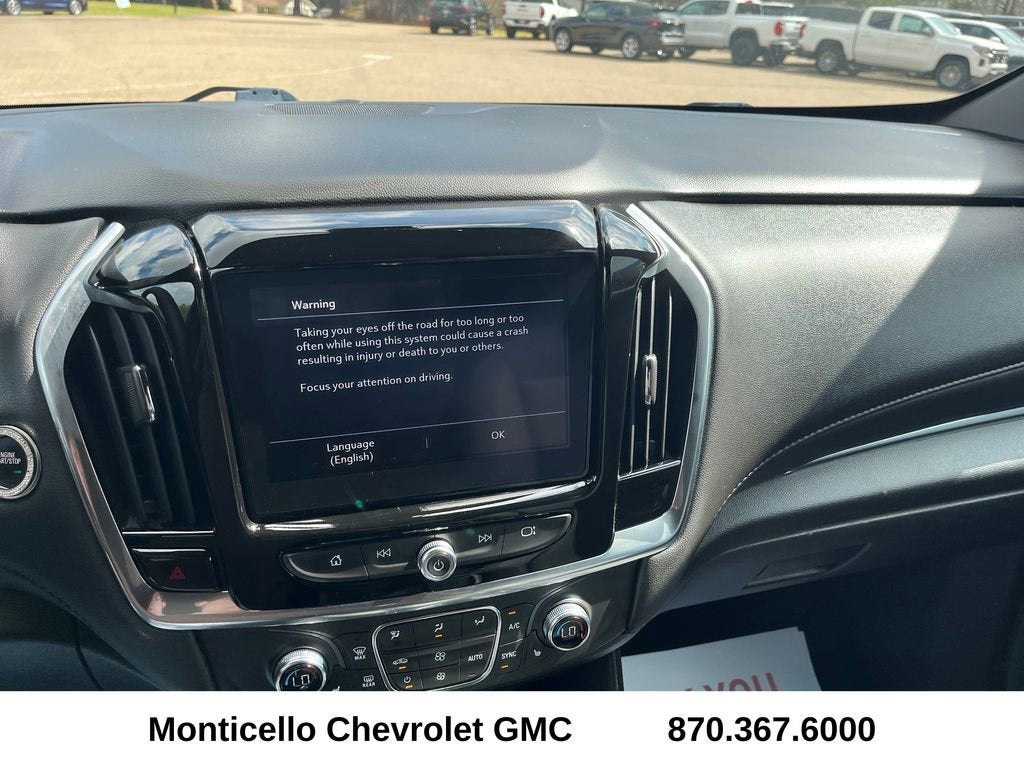 2023 Chevrolet Traverse LT Cloth