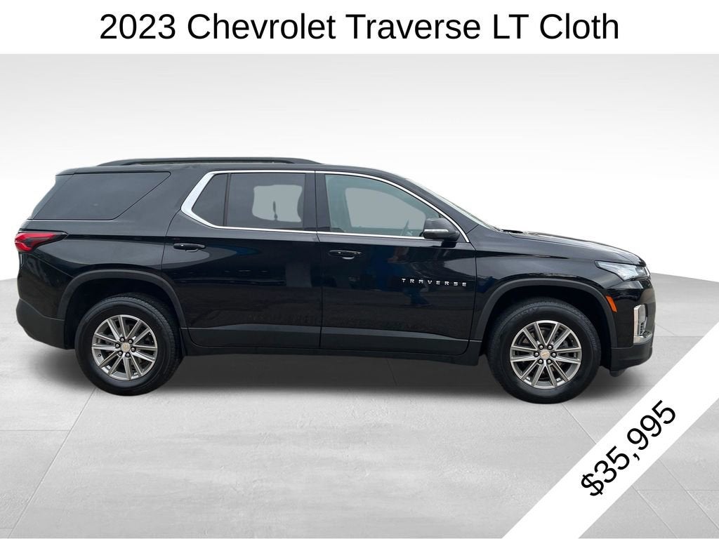 2023 Chevrolet Traverse LT Cloth