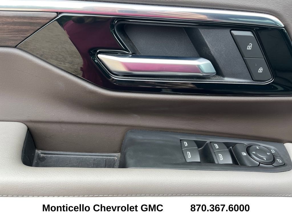 2025 Chevrolet Suburban LS