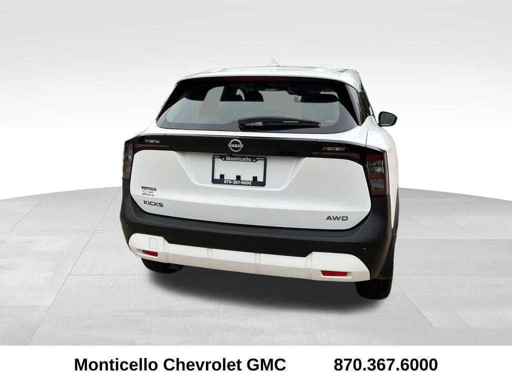 2025 Nissan Kicks S