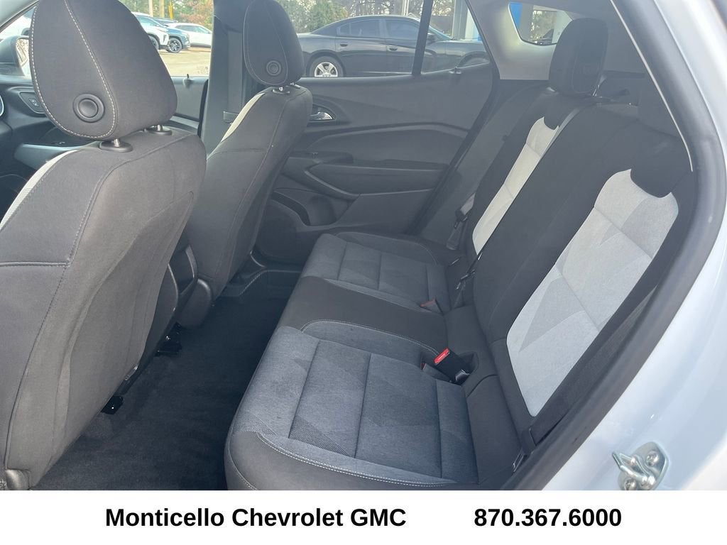 2025 Chevrolet Trax LS