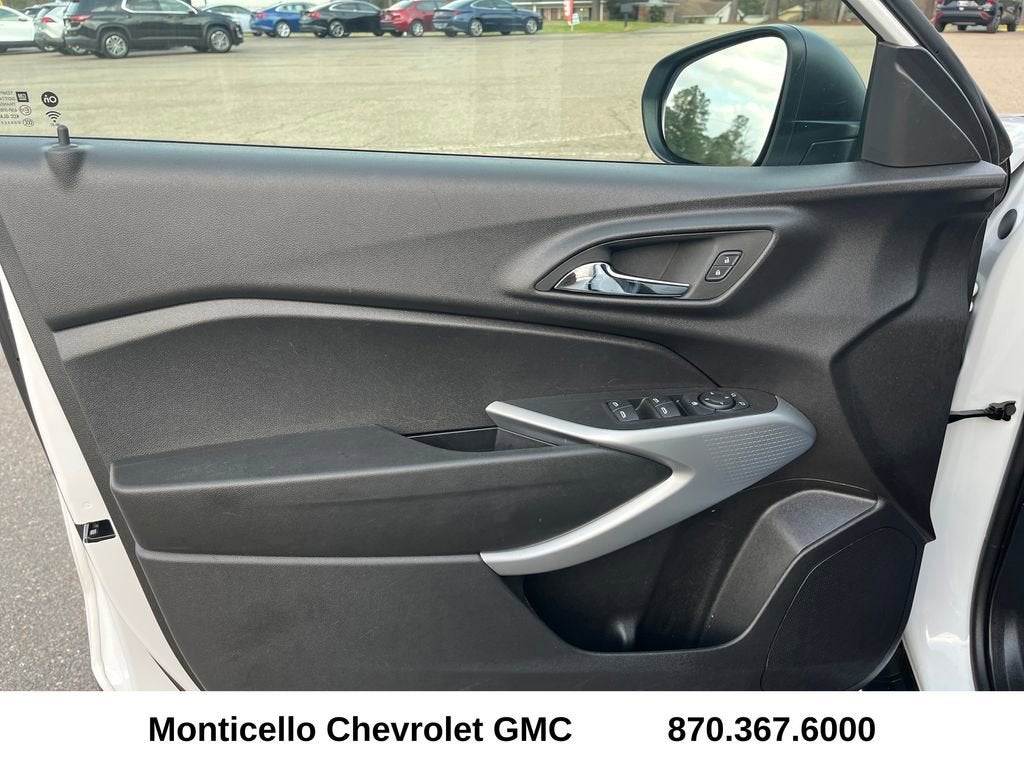 2025 Chevrolet Trax LS